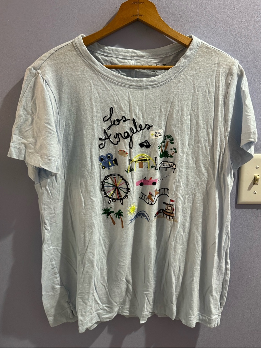 🦋Loft embroidered tshirt🦋